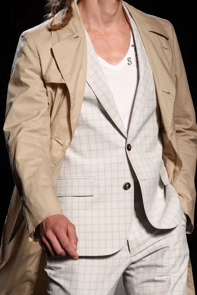 Look 33